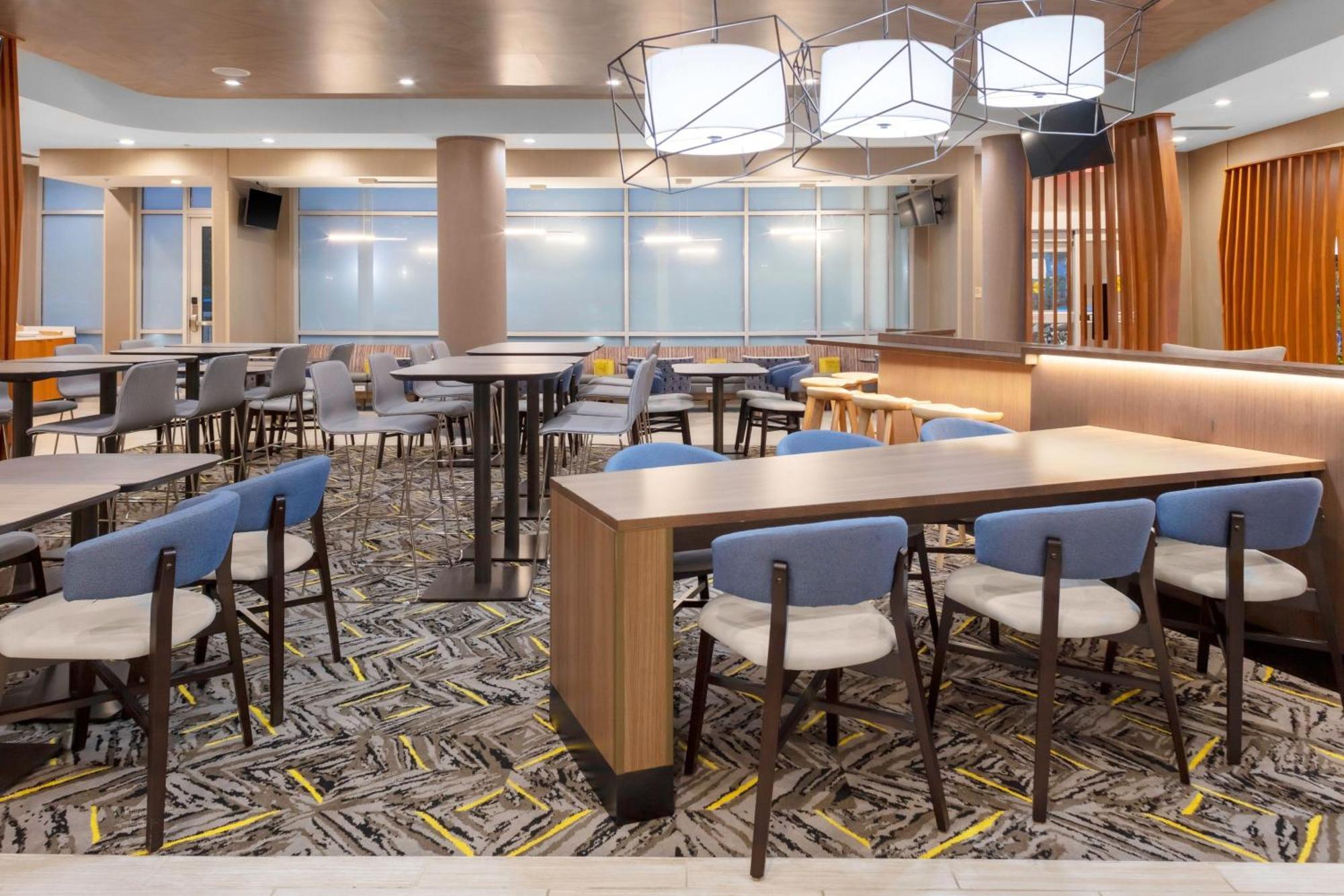 Hotel Springhill Kansas Airport